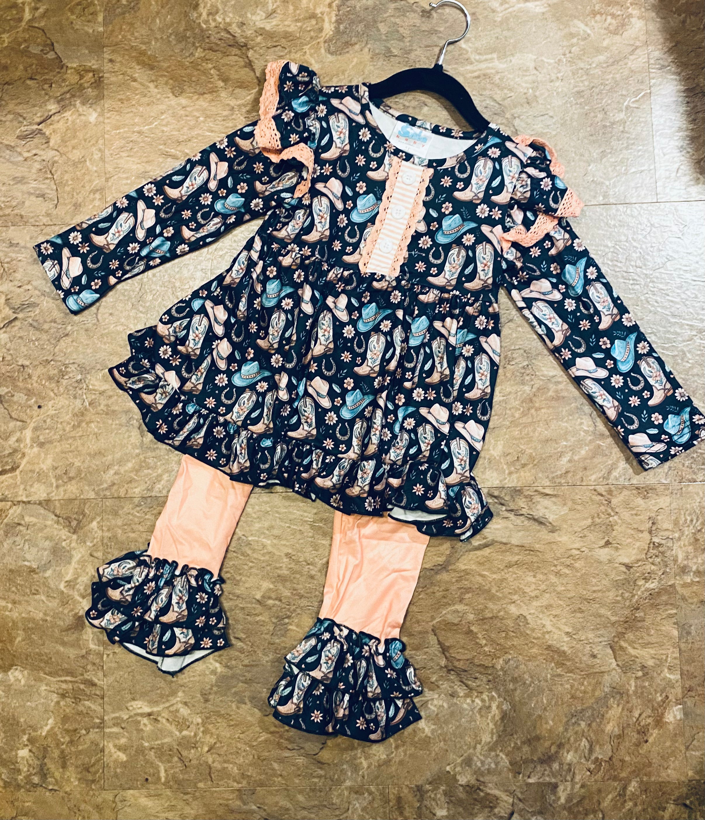 LSLS41 Cowgirl Boots Set