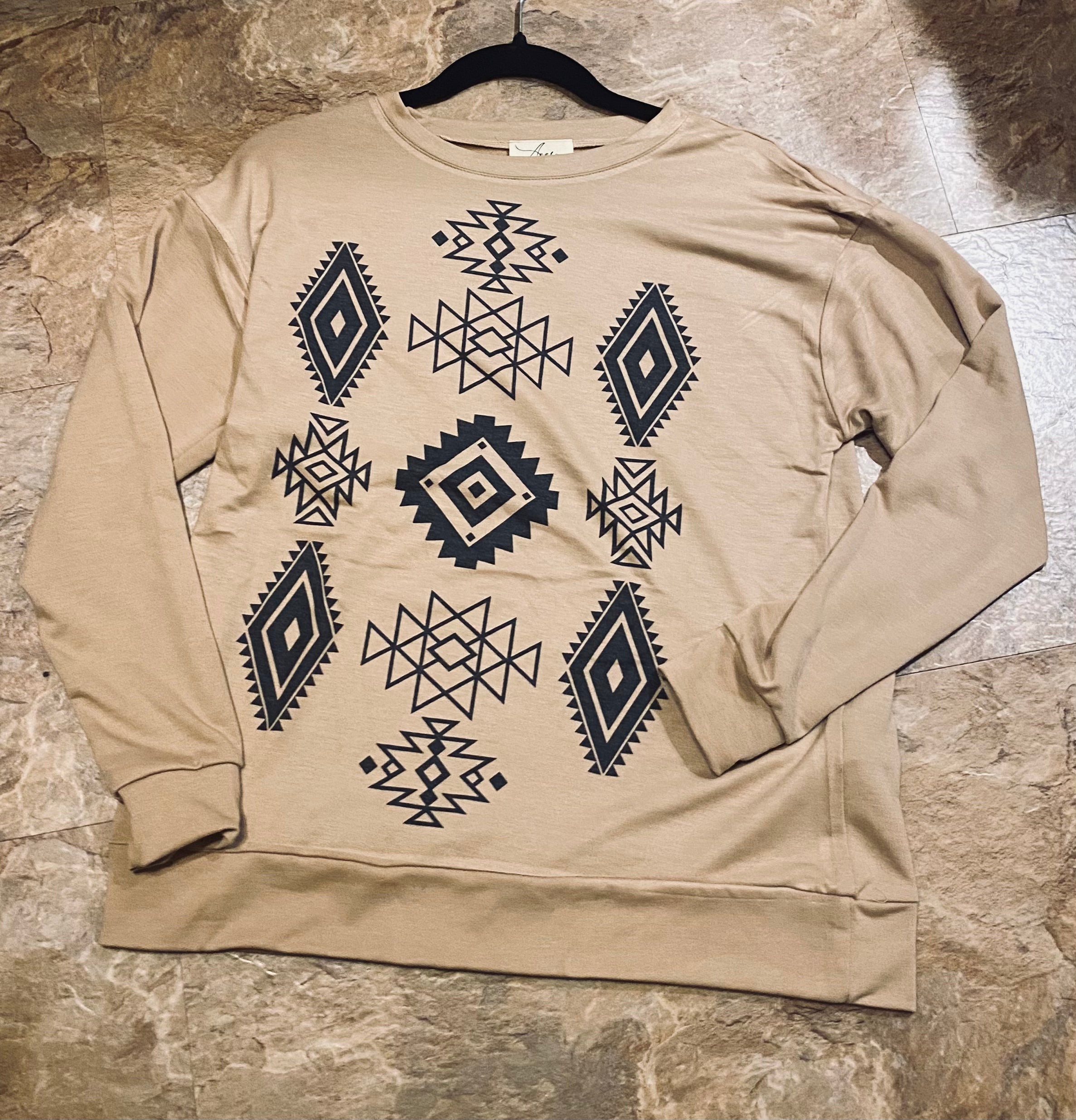035-08-25 Camel Graphic Sweatshirt