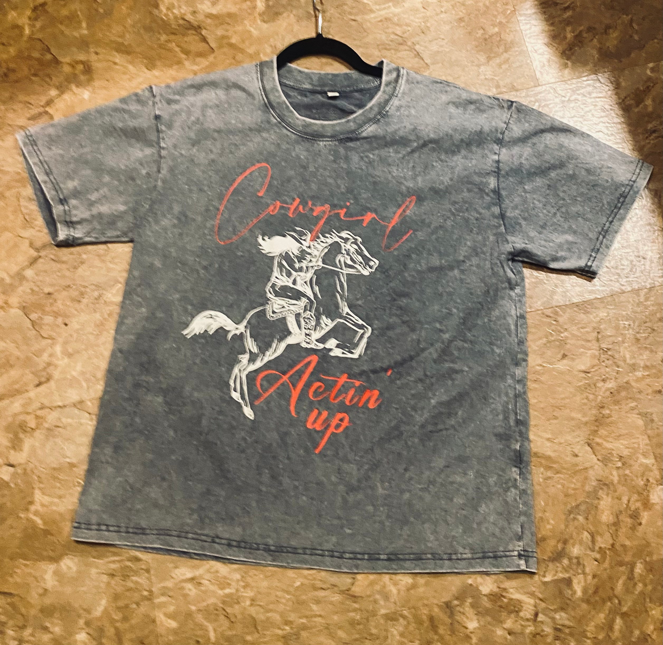 AMT974 Cowgirl Graphic